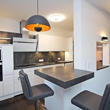 Donaublick Mit Terrasse